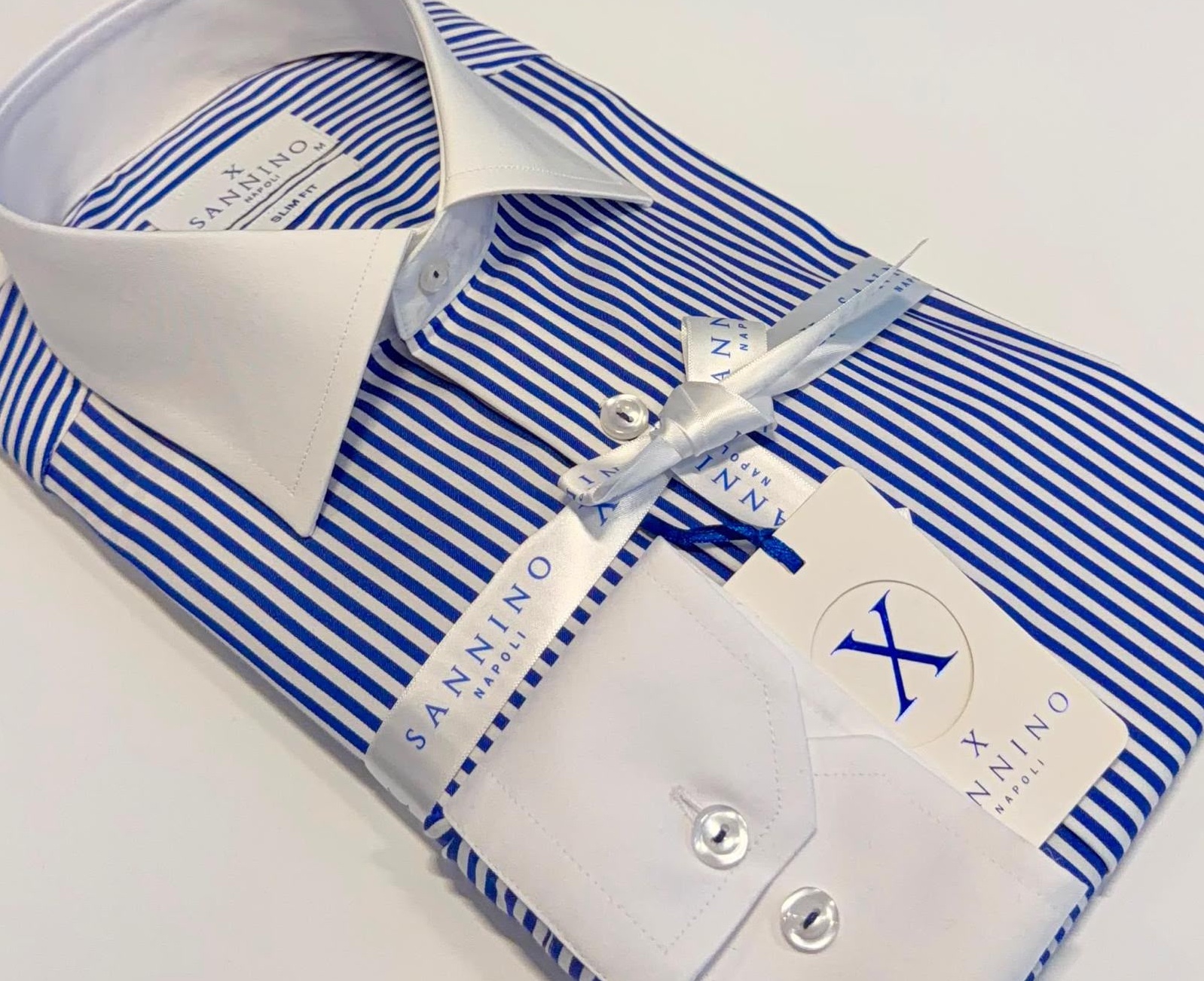 Chemise à larges rayures azur et col blanc