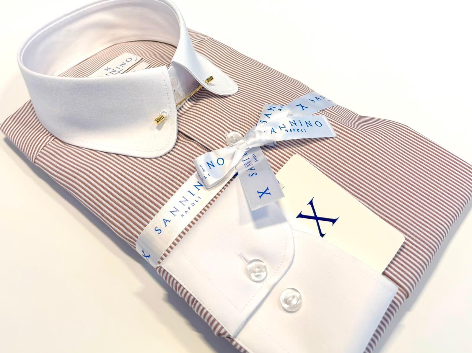 Chemise à fines rayures sable et blanches