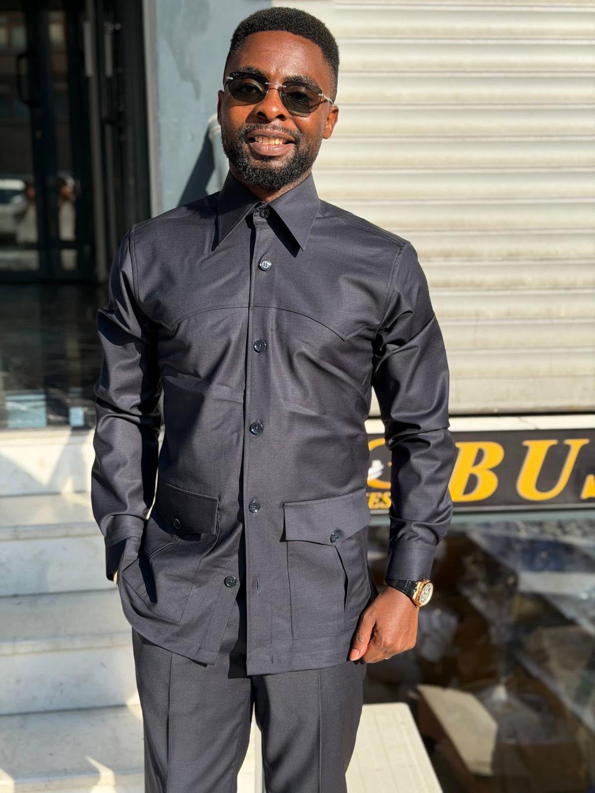 Ensemble homme anthracite à veste-chemise quatre poches