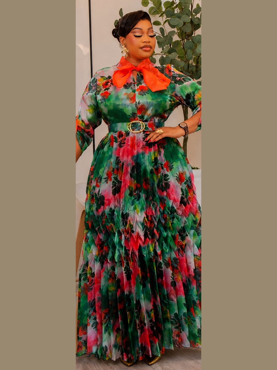 Robe longue à fleurs vertes et rouges avec lavallière orange